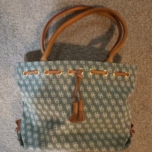 Gorgeous hunter Green dooney and bourke bag